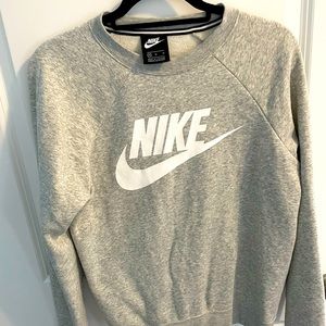 Nike pullover